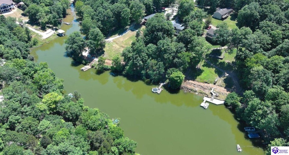 Ivy Court, Brandenburg, Kentucky 40108, ,4 BathroomsBathrooms,For Sale,Ivy Court,HK24002352