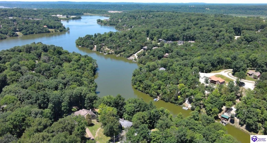 Ivy Court, Brandenburg, Kentucky 40108, ,4 BathroomsBathrooms,For Sale,Ivy Court,HK24002352