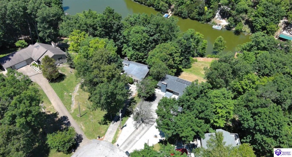 Ivy Court, Brandenburg, Kentucky 40108, ,4 BathroomsBathrooms,For Sale,Ivy Court,HK24002352