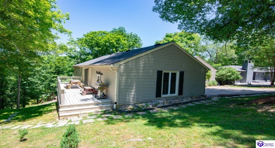 Ivy Court, Brandenburg, Kentucky 40108, ,4 BathroomsBathrooms,For Sale,Ivy Court,HK24002352