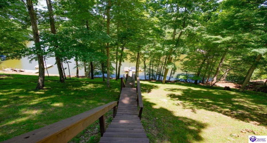 Ivy Court, Brandenburg, Kentucky 40108, ,4 BathroomsBathrooms,For Sale,Ivy Court,HK24002352