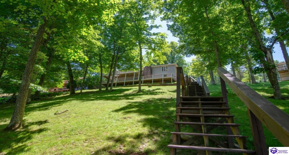 Ivy Court, Brandenburg, Kentucky 40108, ,4 BathroomsBathrooms,For Sale,Ivy Court,HK24002352