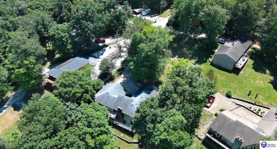 Ivy Court, Brandenburg, Kentucky 40108, ,4 BathroomsBathrooms,For Sale,Ivy Court,HK24002352