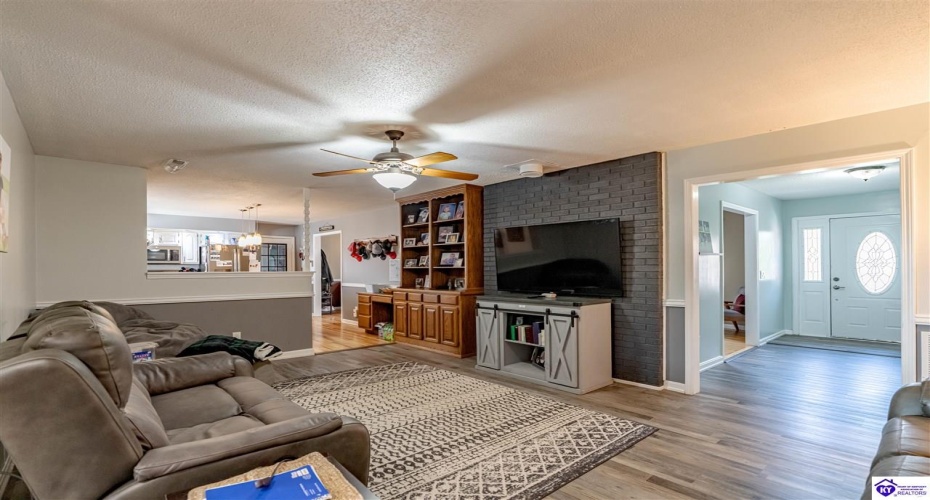 Sunbeam Road, Leitchfield, Kentucky 42754, ,3 BathroomsBathrooms,For Sale,Sunbeam Road,HK24002378