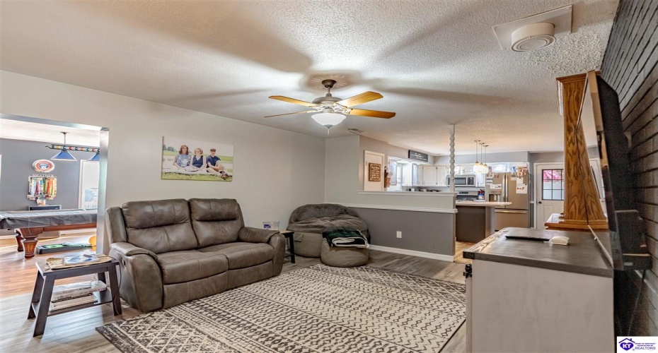 Sunbeam Road, Leitchfield, Kentucky 42754, ,3 BathroomsBathrooms,For Sale,Sunbeam Road,HK24002378