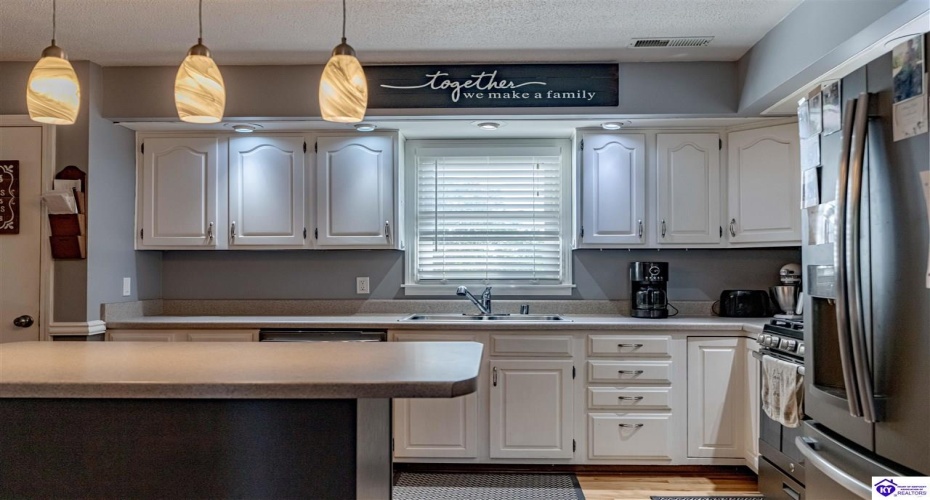 Sunbeam Road, Leitchfield, Kentucky 42754, ,3 BathroomsBathrooms,For Sale,Sunbeam Road,HK24002378