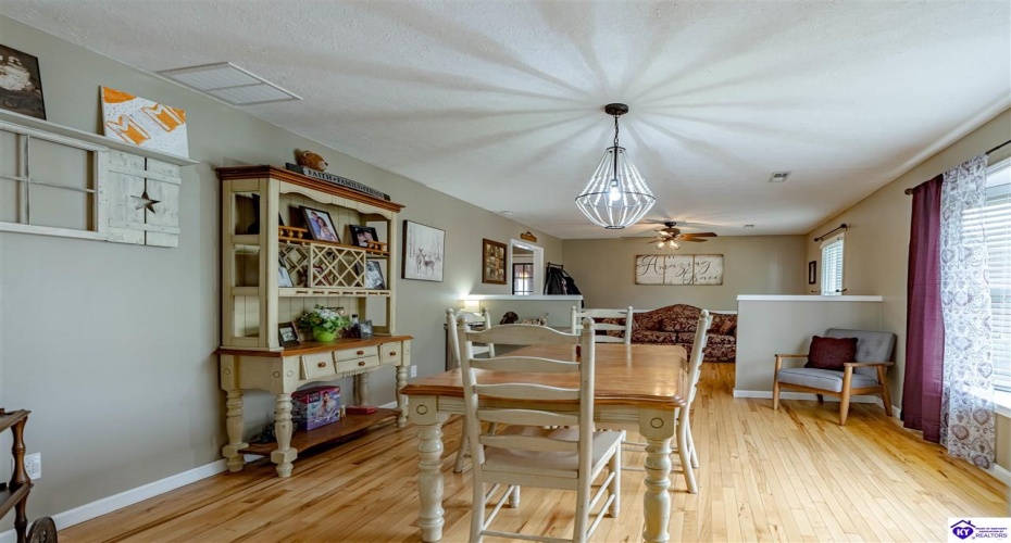 Sunbeam Road, Leitchfield, Kentucky 42754, ,3 BathroomsBathrooms,For Sale,Sunbeam Road,HK24002378