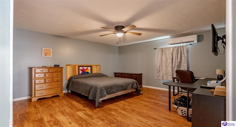 Sunbeam Road, Leitchfield, Kentucky 42754, ,3 BathroomsBathrooms,For Sale,Sunbeam Road,HK24002378