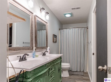 Sunbeam Road, Leitchfield, Kentucky 42754, ,3 BathroomsBathrooms,For Sale,Sunbeam Road,HK24002378