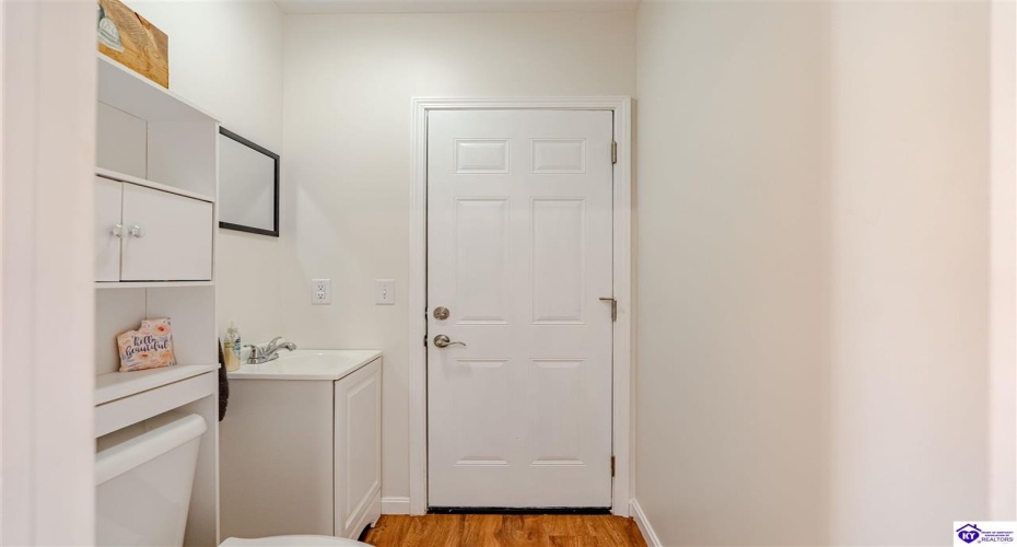 Sunbeam Road, Leitchfield, Kentucky 42754, ,3 BathroomsBathrooms,For Sale,Sunbeam Road,HK24002378