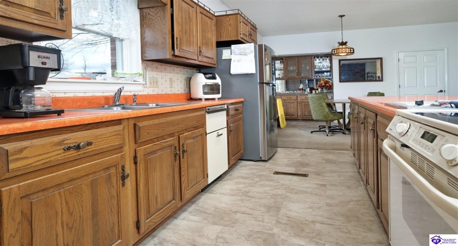 Wilmoth Lane, Cecilia, Kentucky 42724, ,2 BathroomsBathrooms,For Sale,Wilmoth Lane,HK24002382