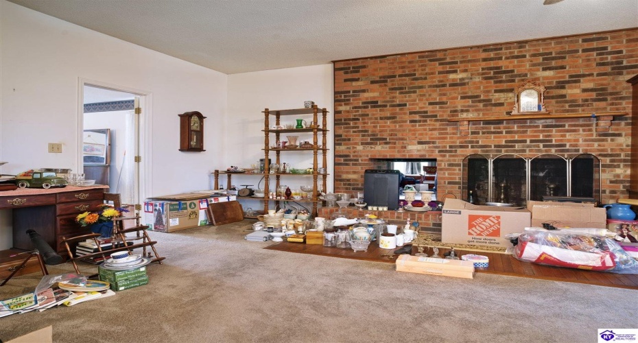 Wilmoth Lane, Cecilia, Kentucky 42724, ,2 BathroomsBathrooms,For Sale,Wilmoth Lane,HK24002382