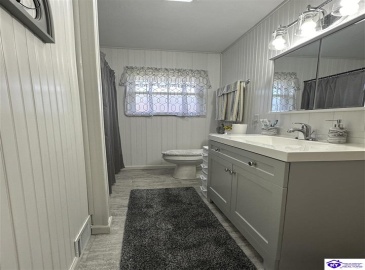 Jan Street, Campbellsville, Kentucky 42718, ,2 BathroomsBathrooms,For Sale,Jan Street,HK24002395