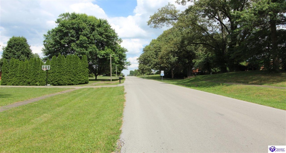 Highland Drive, Radcliff, Kentucky 40160, ,For Sale,Highland Drive,HK24002400