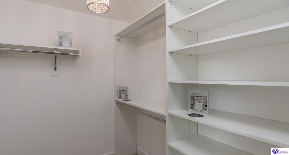 Tuscany Court, Radcliff, Kentucky 40160, ,3 BathroomsBathrooms,For Sale,Tuscany Court,HK24002407