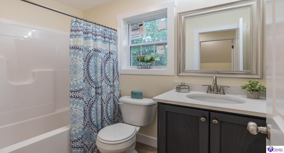 Tuscany Court, Radcliff, Kentucky 40160, ,3 BathroomsBathrooms,For Sale,Tuscany Court,HK24002407