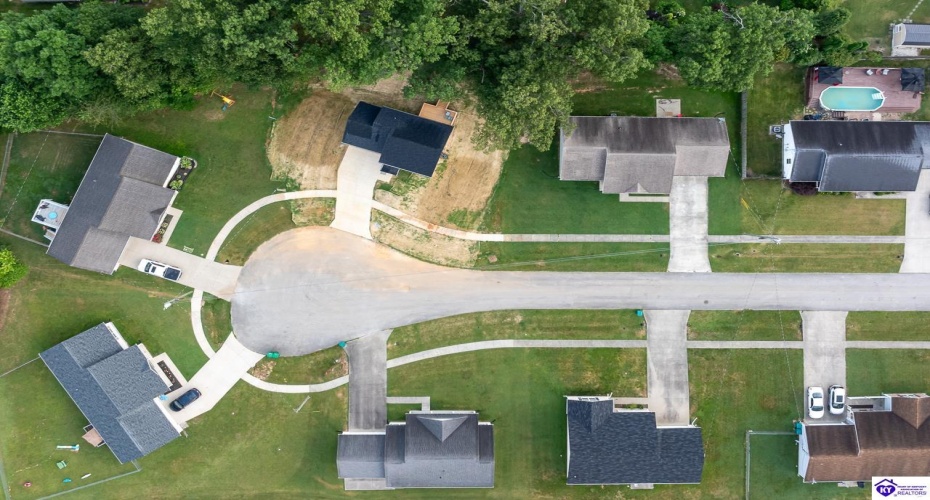 Tuscany Court, Radcliff, Kentucky 40160, ,3 BathroomsBathrooms,For Sale,Tuscany Court,HK24002407