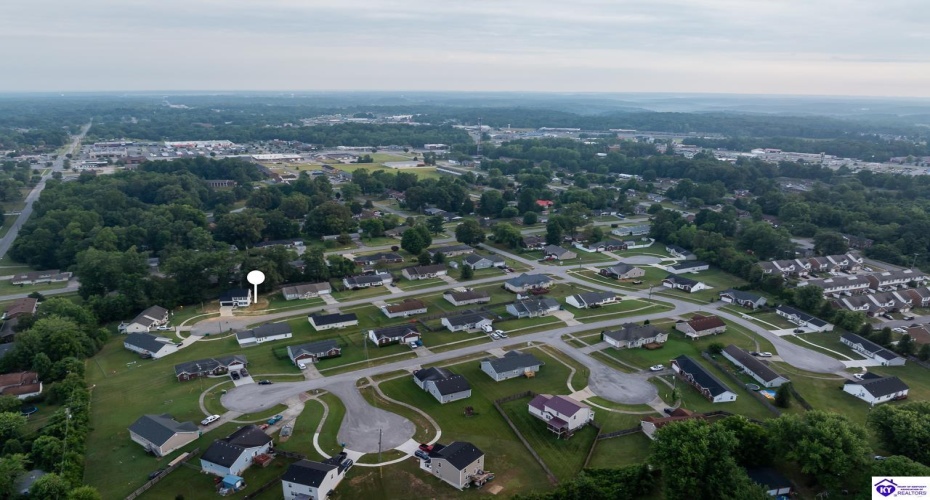 Tuscany Court, Radcliff, Kentucky 40160, ,3 BathroomsBathrooms,For Sale,Tuscany Court,HK24002407