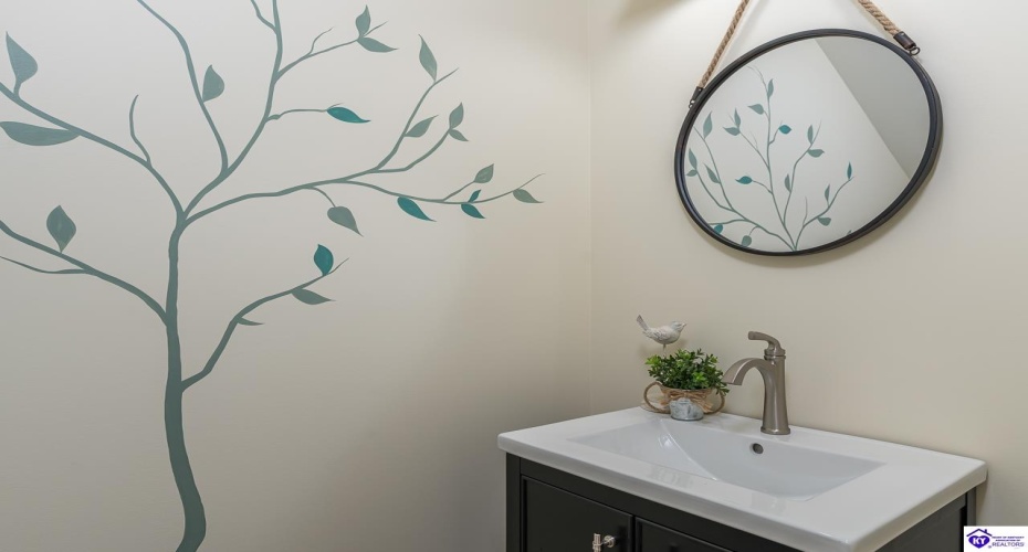 Tuscany Court, Radcliff, Kentucky 40160, ,3 BathroomsBathrooms,For Sale,Tuscany Court,HK24002407