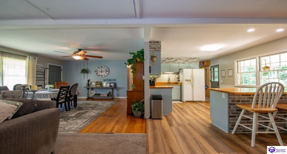 Cherrywood Drive, Radcliff, Kentucky 40160, ,2 BathroomsBathrooms,For Sale,Cherrywood Drive,HK24002415