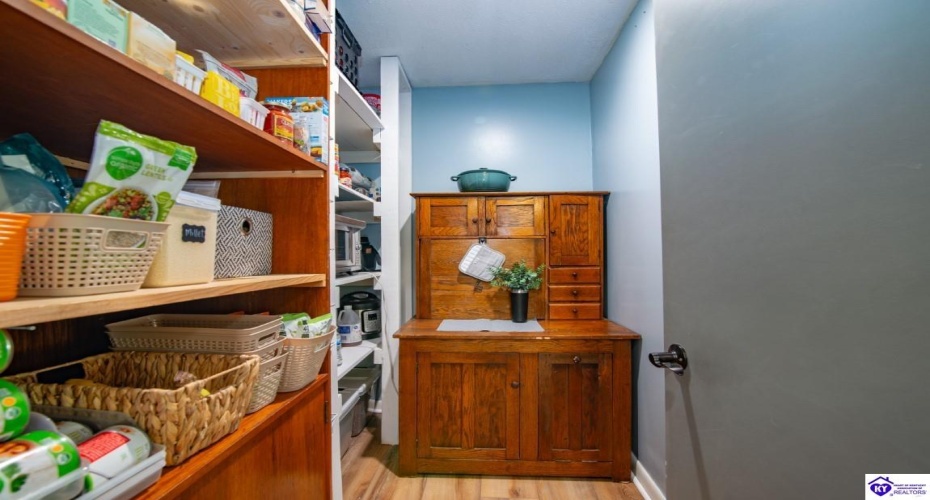 Cherrywood Drive, Radcliff, Kentucky 40160, ,2 BathroomsBathrooms,For Sale,Cherrywood Drive,HK24002415