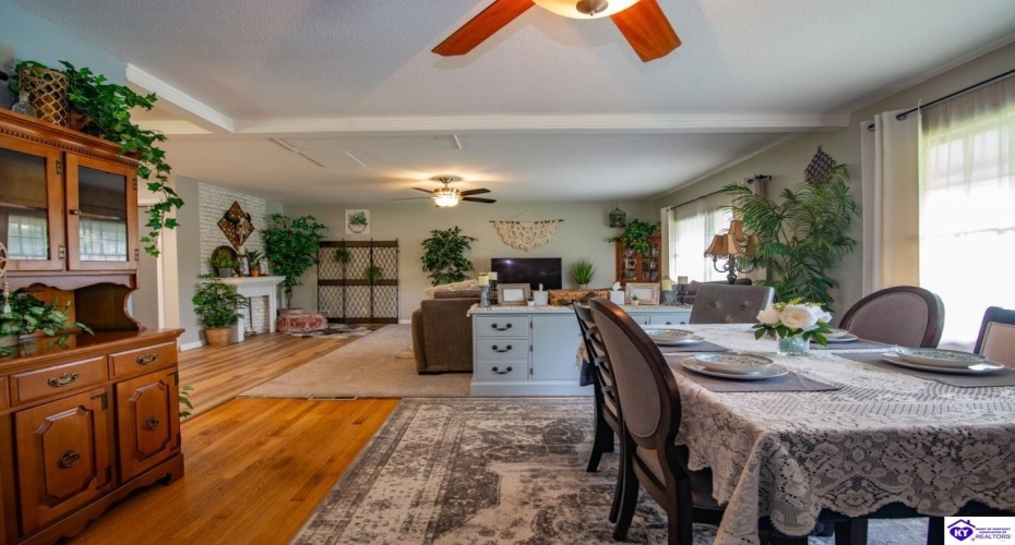 Cherrywood Drive, Radcliff, Kentucky 40160, ,2 BathroomsBathrooms,For Sale,Cherrywood Drive,HK24002415