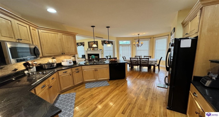 Freeman Lake Road, Elizabethtown, Kentucky 42701, ,5 BathroomsBathrooms,For Sale,Freeman Lake Road,HK24002463