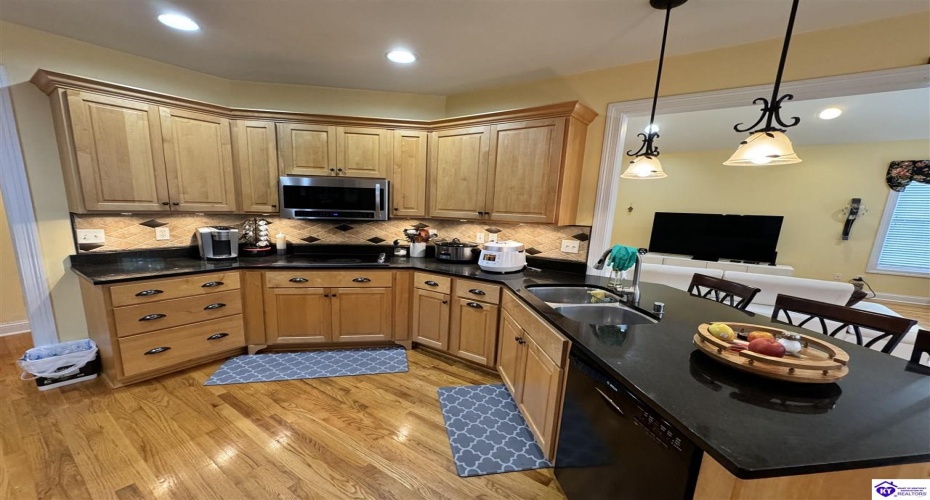 Freeman Lake Road, Elizabethtown, Kentucky 42701, ,5 BathroomsBathrooms,For Sale,Freeman Lake Road,HK24002463