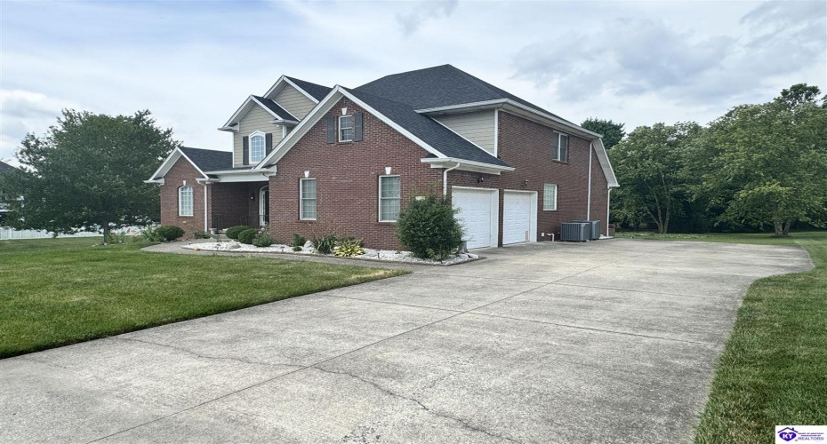Freeman Lake Road, Elizabethtown, Kentucky 42701, ,5 BathroomsBathrooms,For Sale,Freeman Lake Road,HK24002463