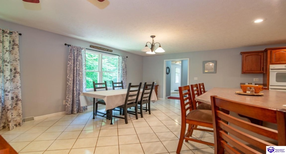 Mayer Lane, Elizabethtown, Kentucky 42701, ,5 BathroomsBathrooms,For Sale,Mayer Lane,HK24002466