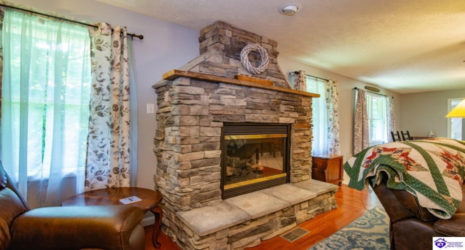 Mayer Lane, Elizabethtown, Kentucky 42701, ,5 BathroomsBathrooms,For Sale,Mayer Lane,HK24002466