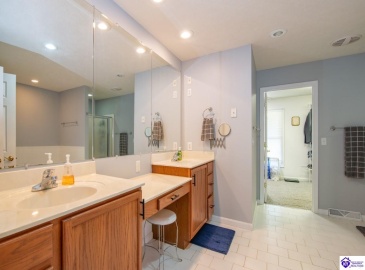 Mayer Lane, Elizabethtown, Kentucky 42701, ,5 BathroomsBathrooms,For Sale,Mayer Lane,HK24002466