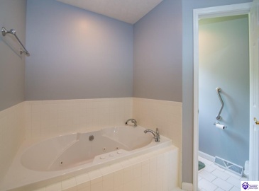 Mayer Lane, Elizabethtown, Kentucky 42701, ,5 BathroomsBathrooms,For Sale,Mayer Lane,HK24002466