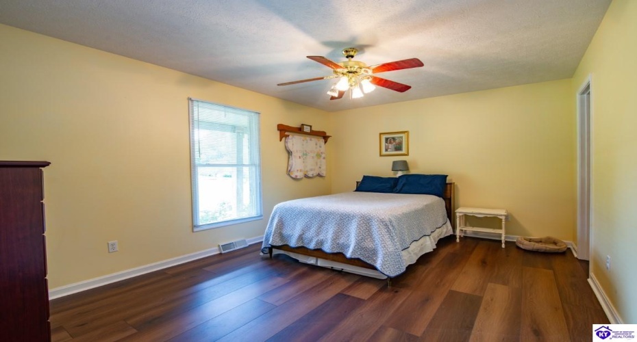 Mayer Lane, Elizabethtown, Kentucky 42701, ,5 BathroomsBathrooms,For Sale,Mayer Lane,HK24002466