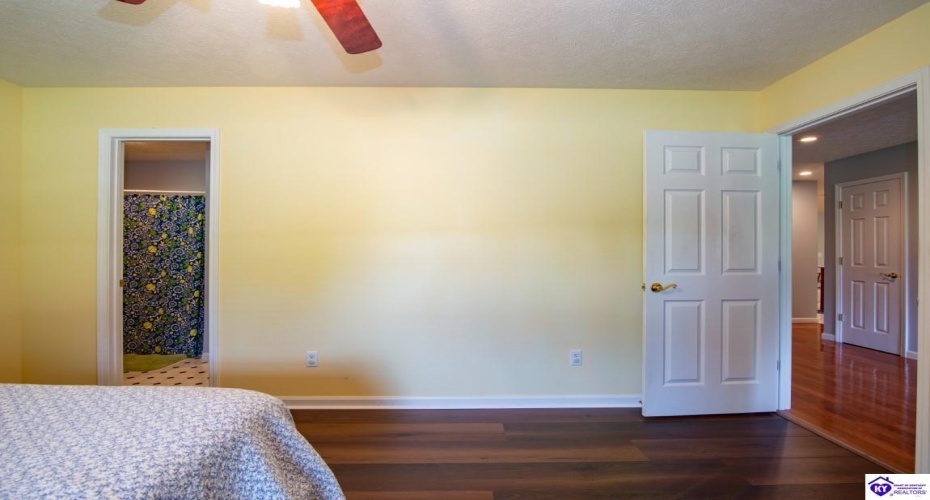 Mayer Lane, Elizabethtown, Kentucky 42701, ,5 BathroomsBathrooms,For Sale,Mayer Lane,HK24002466