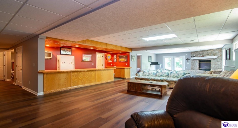 Mayer Lane, Elizabethtown, Kentucky 42701, ,5 BathroomsBathrooms,For Sale,Mayer Lane,HK24002466