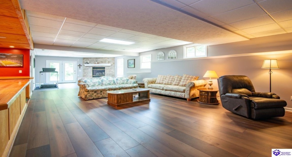 Mayer Lane, Elizabethtown, Kentucky 42701, ,5 BathroomsBathrooms,For Sale,Mayer Lane,HK24002466