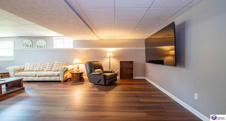 Mayer Lane, Elizabethtown, Kentucky 42701, ,5 BathroomsBathrooms,For Sale,Mayer Lane,HK24002466