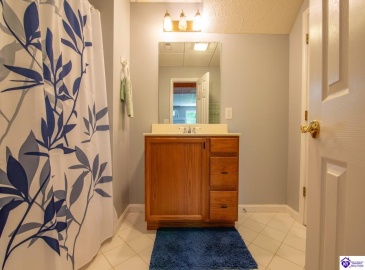 Mayer Lane, Elizabethtown, Kentucky 42701, ,5 BathroomsBathrooms,For Sale,Mayer Lane,HK24002466