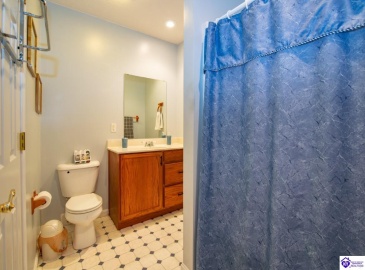 Mayer Lane, Elizabethtown, Kentucky 42701, ,5 BathroomsBathrooms,For Sale,Mayer Lane,HK24002466