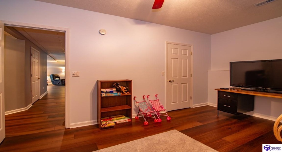 Mayer Lane, Elizabethtown, Kentucky 42701, ,5 BathroomsBathrooms,For Sale,Mayer Lane,HK24002466