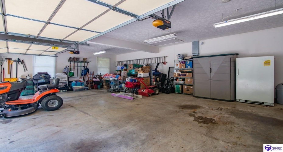 Mayer Lane, Elizabethtown, Kentucky 42701, ,5 BathroomsBathrooms,For Sale,Mayer Lane,HK24002466