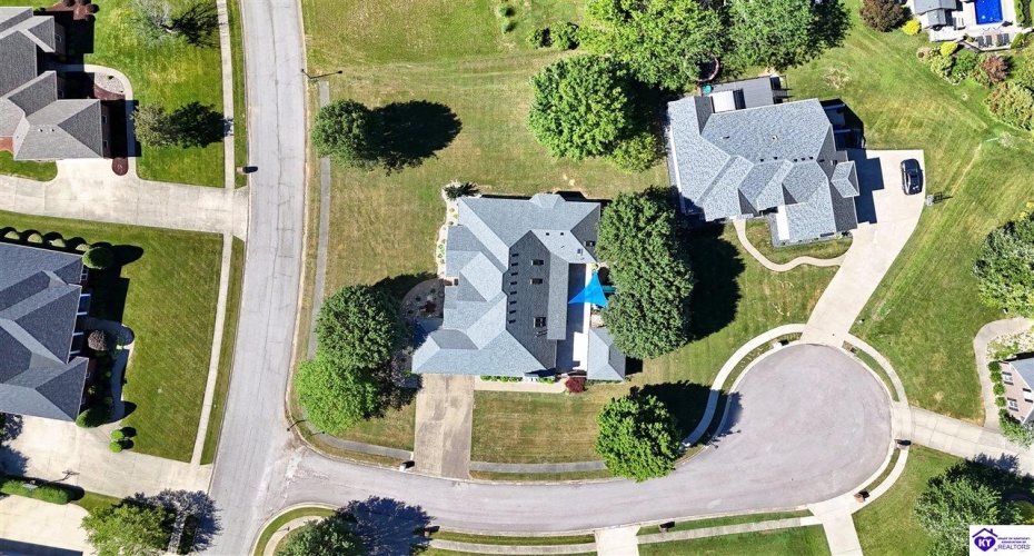 Lakeside Drive, Elizabethtown, Kentucky 42701, ,5 BathroomsBathrooms,For Sale,Lakeside Drive,HK24002470