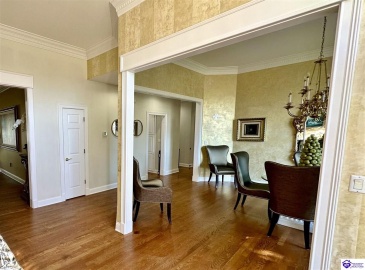 Lakeside Drive, Elizabethtown, Kentucky 42701, ,5 BathroomsBathrooms,For Sale,Lakeside Drive,HK24002470