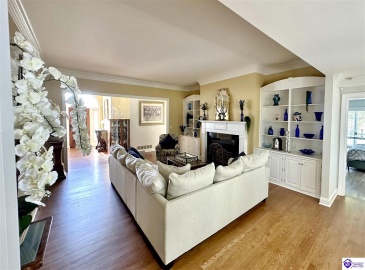 Lakeside Drive, Elizabethtown, Kentucky 42701, ,5 BathroomsBathrooms,For Sale,Lakeside Drive,HK24002470