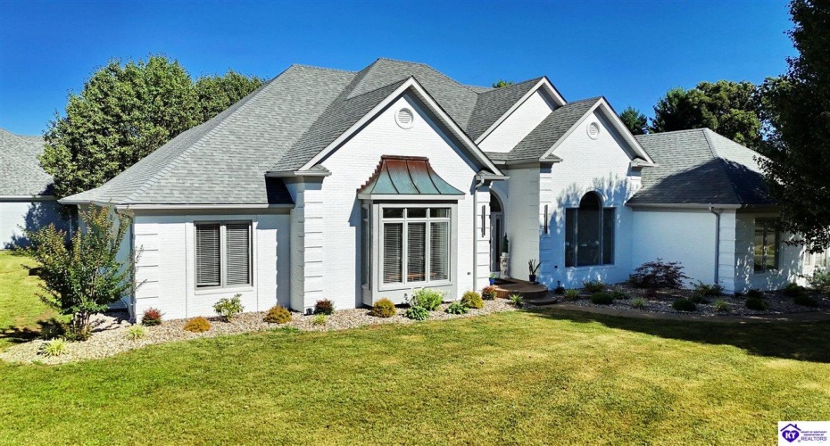 Lakeside Drive, Elizabethtown, Kentucky 42701, ,5 BathroomsBathrooms,For Sale,Lakeside Drive,HK24002470