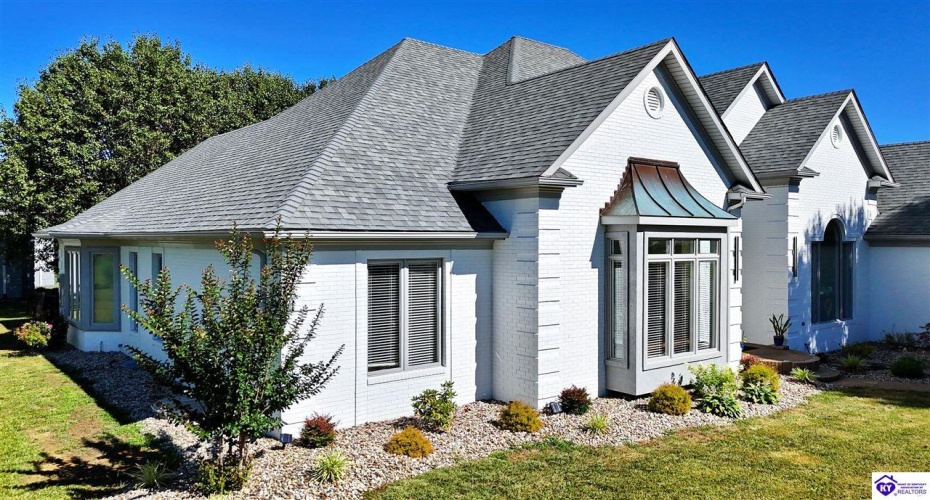 Lakeside Drive, Elizabethtown, Kentucky 42701, ,5 BathroomsBathrooms,For Sale,Lakeside Drive,HK24002470