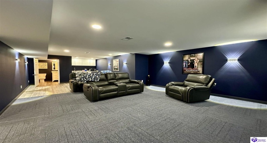 Lakeside Drive, Elizabethtown, Kentucky 42701, ,5 BathroomsBathrooms,For Sale,Lakeside Drive,HK24002470