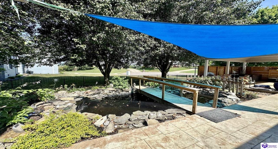 Lakeside Drive, Elizabethtown, Kentucky 42701, ,5 BathroomsBathrooms,For Sale,Lakeside Drive,HK24002470