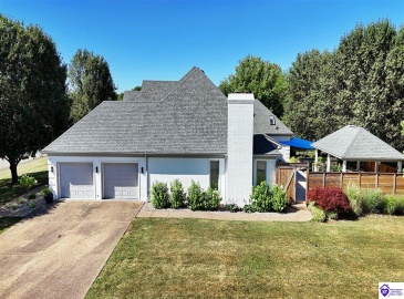 Lakeside Drive, Elizabethtown, Kentucky 42701, ,5 BathroomsBathrooms,For Sale,Lakeside Drive,HK24002470